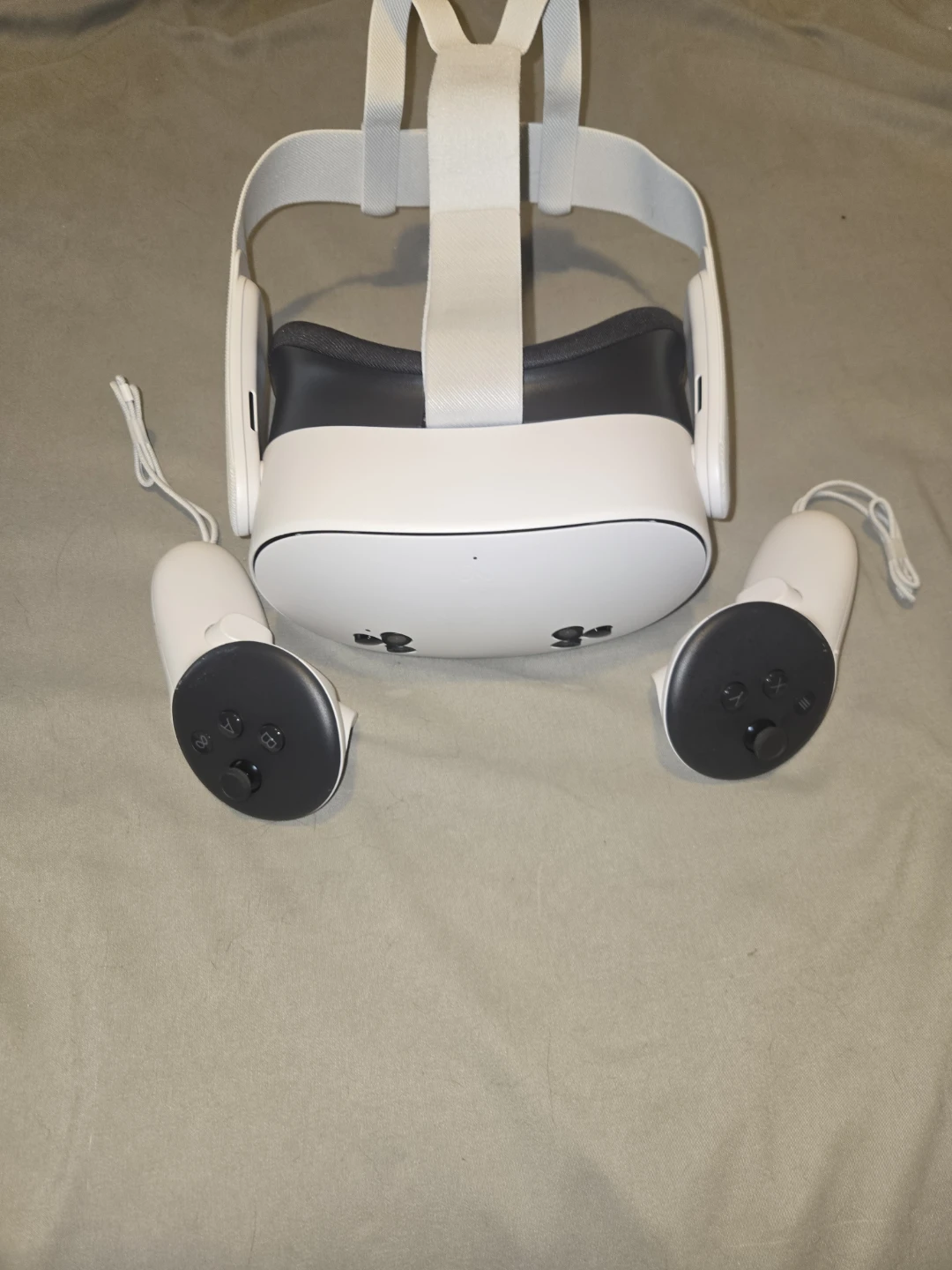 Meta Quest 3 VR Headset with Controllers - photo 2