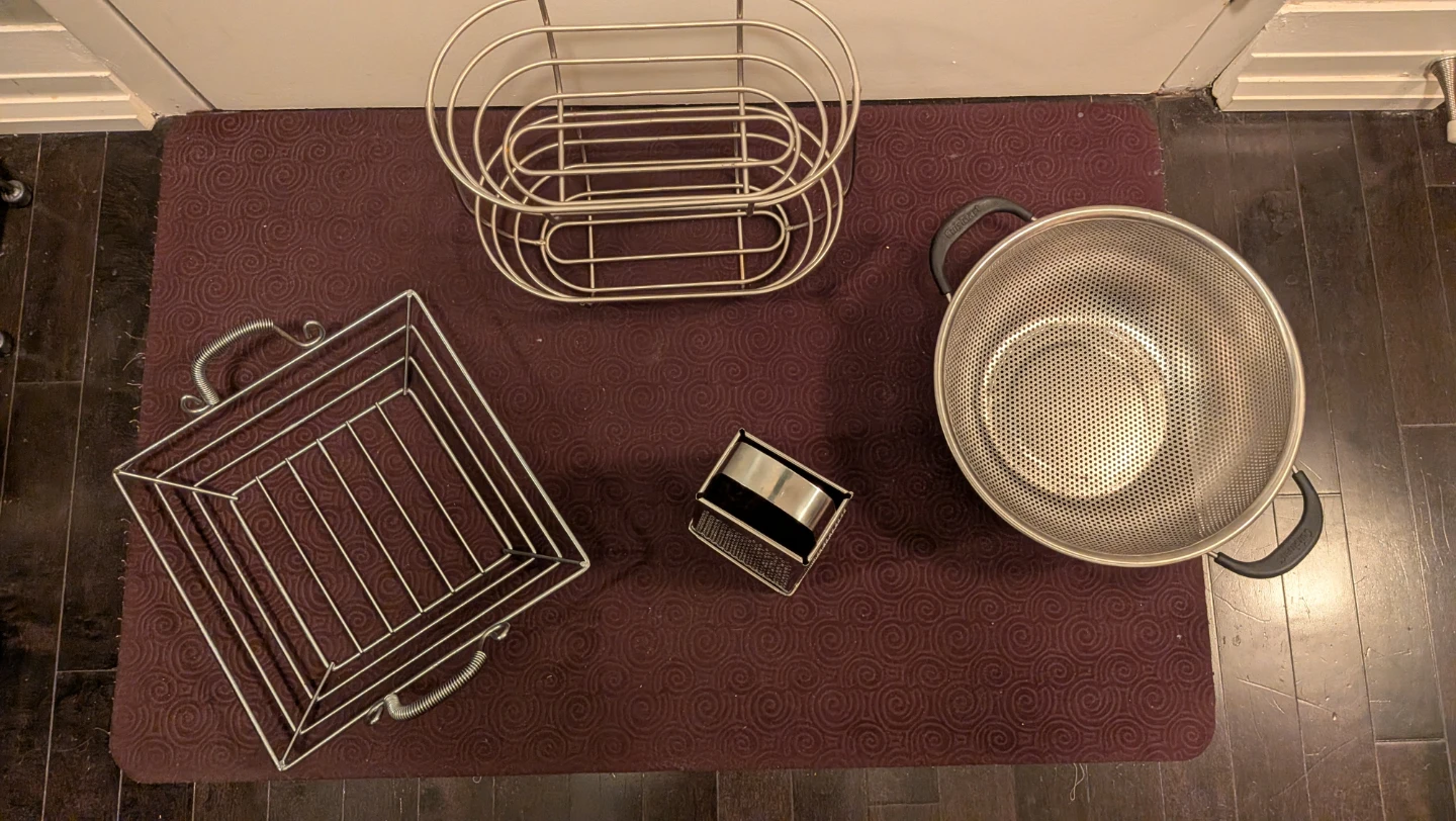 Kitchen Utility Set: Cuisinart Colander, Baskets, Grater - photo 2
