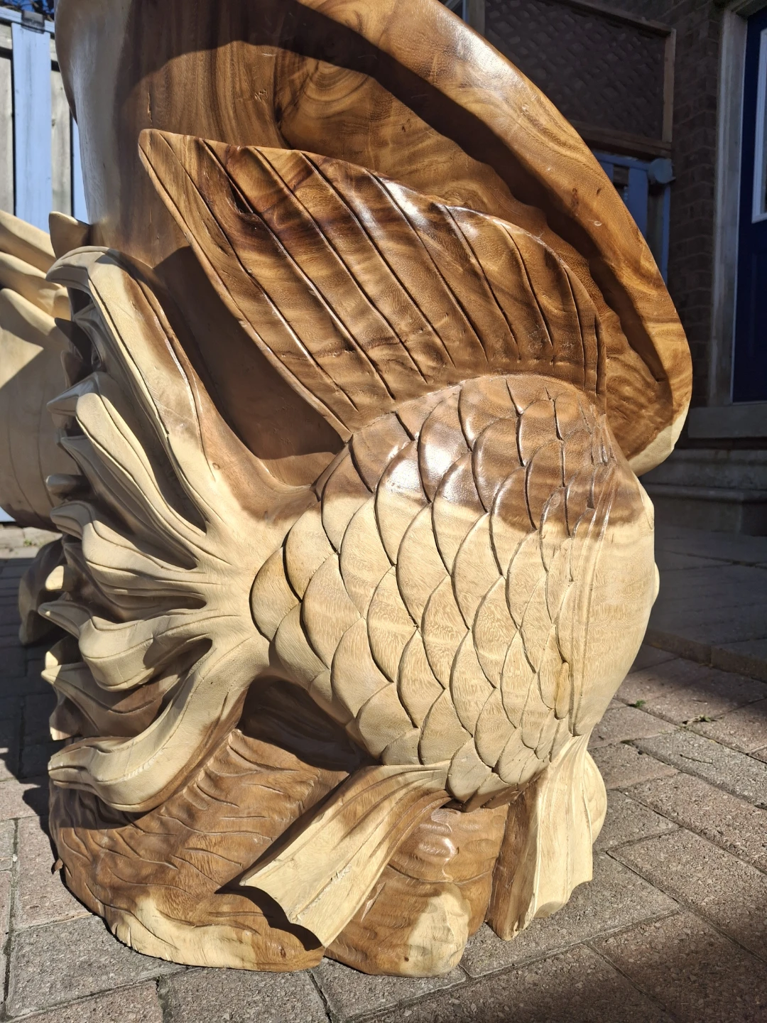 Hand-carved wooden fish accent chair - photo 2