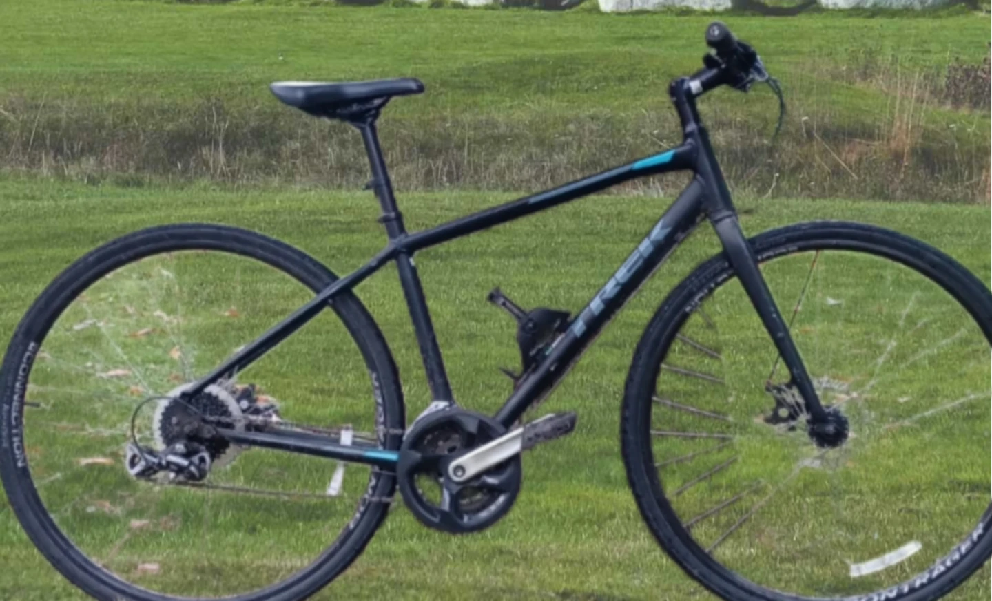 Stolen Trek Hybrid Bike - photo 2