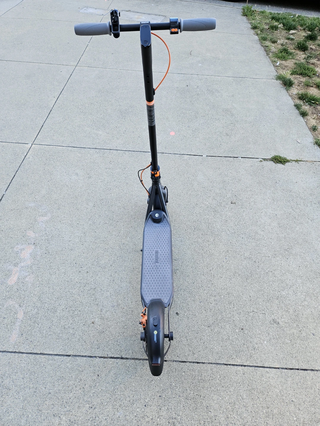 Selling Ninebot F40 Electric Scooter - photo 2