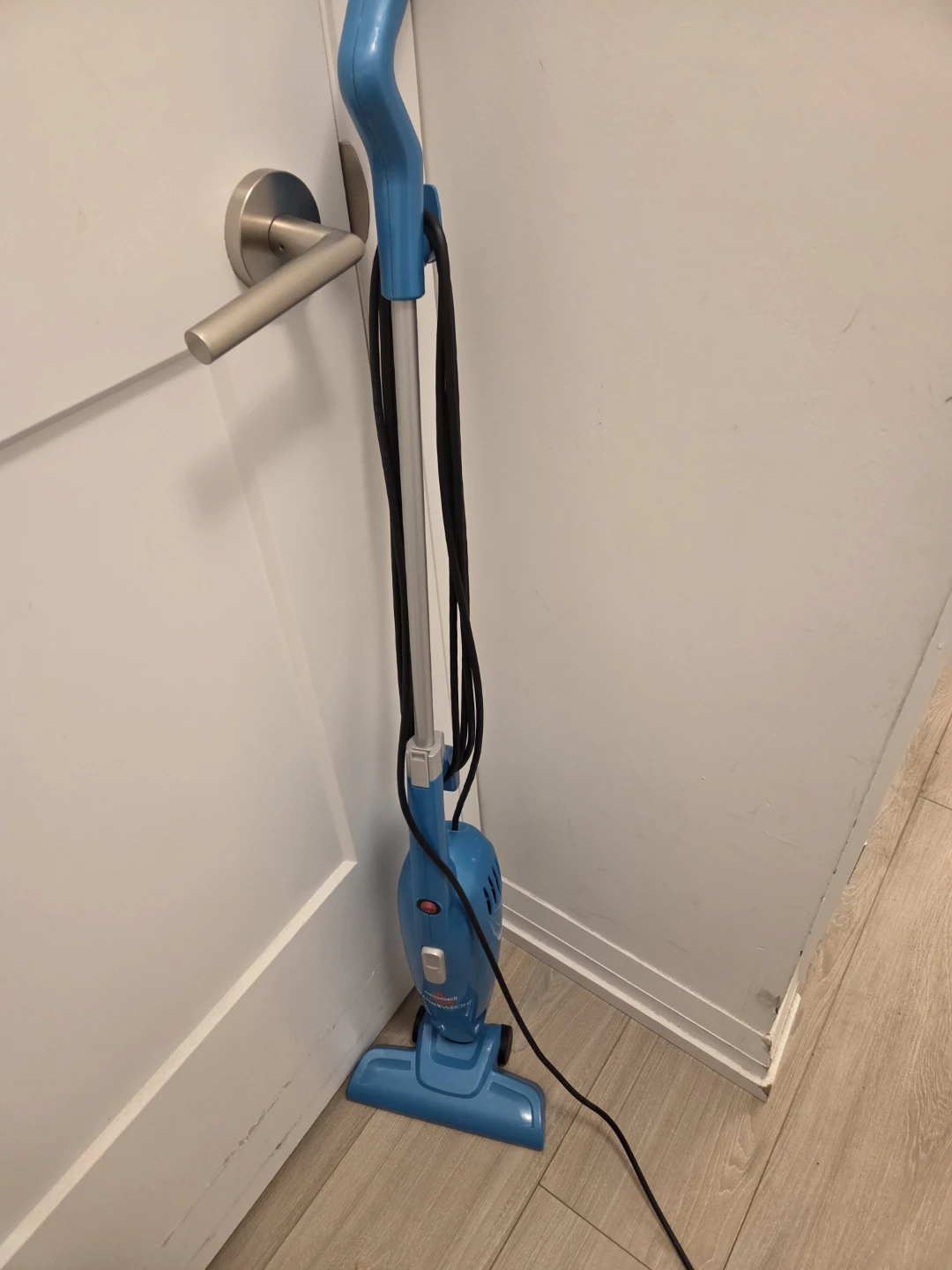 Bissell Featherweight Stick Vacuum - photo 2
