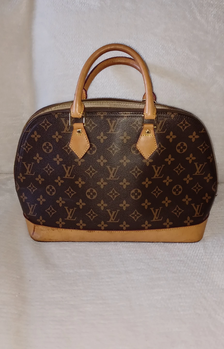 Louis Vuitton Alma MM Monogram Handbag - photo 2