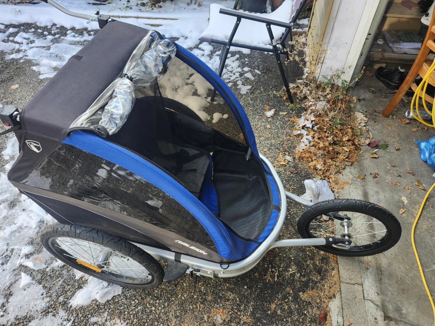 Raleigh 2-in-1 Bike Trailer and Stroller - photo 3