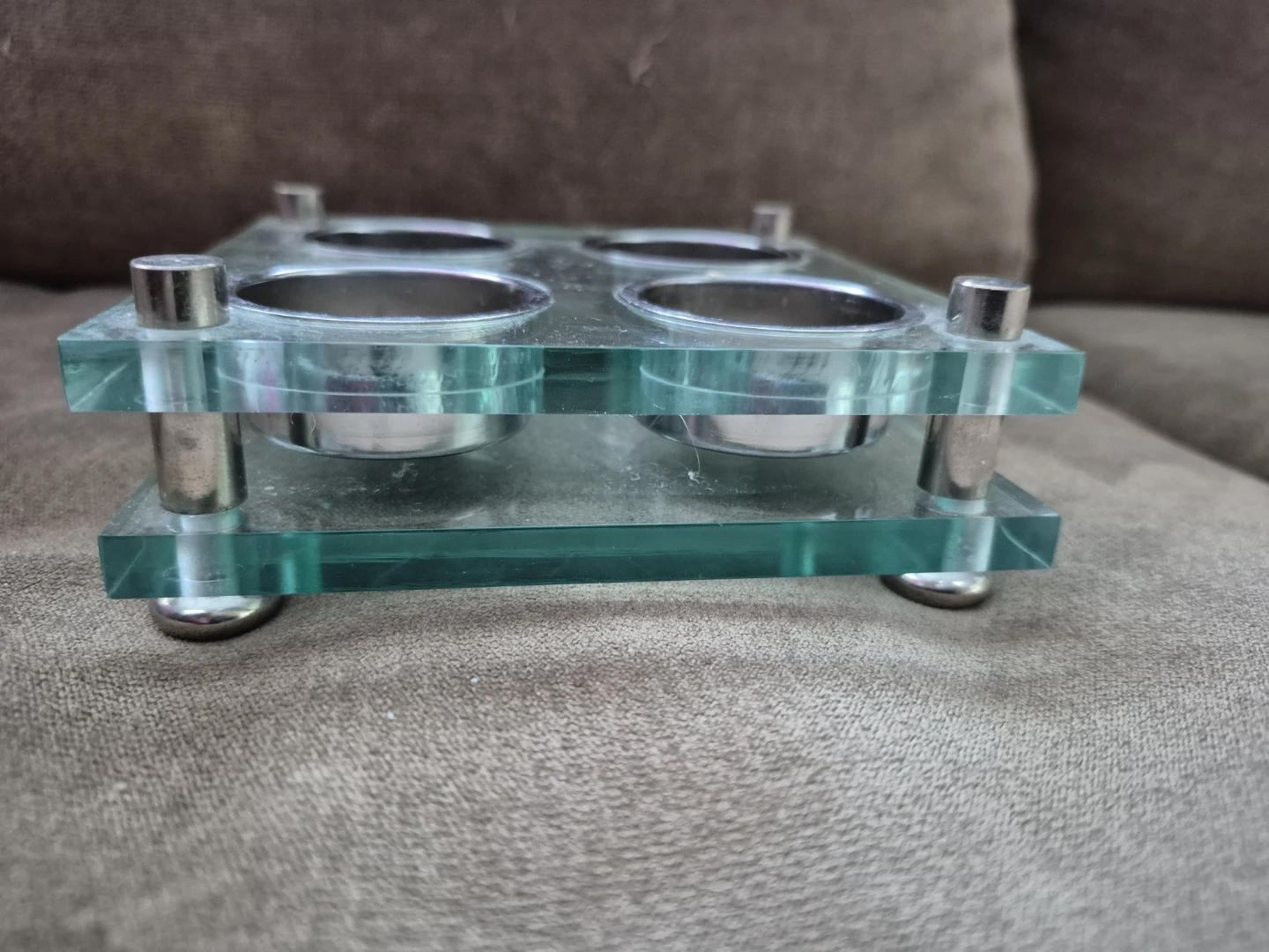 Glass and metal 4-spot tea light holder (Skokie)