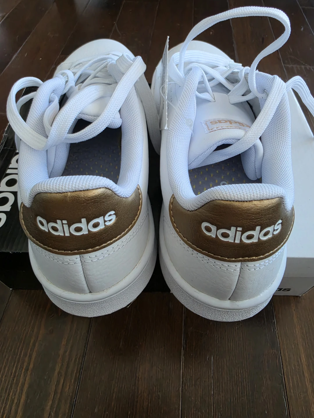 WOMENS New Adidas Advantage Sneakers White and Gold size 7 - photo 2