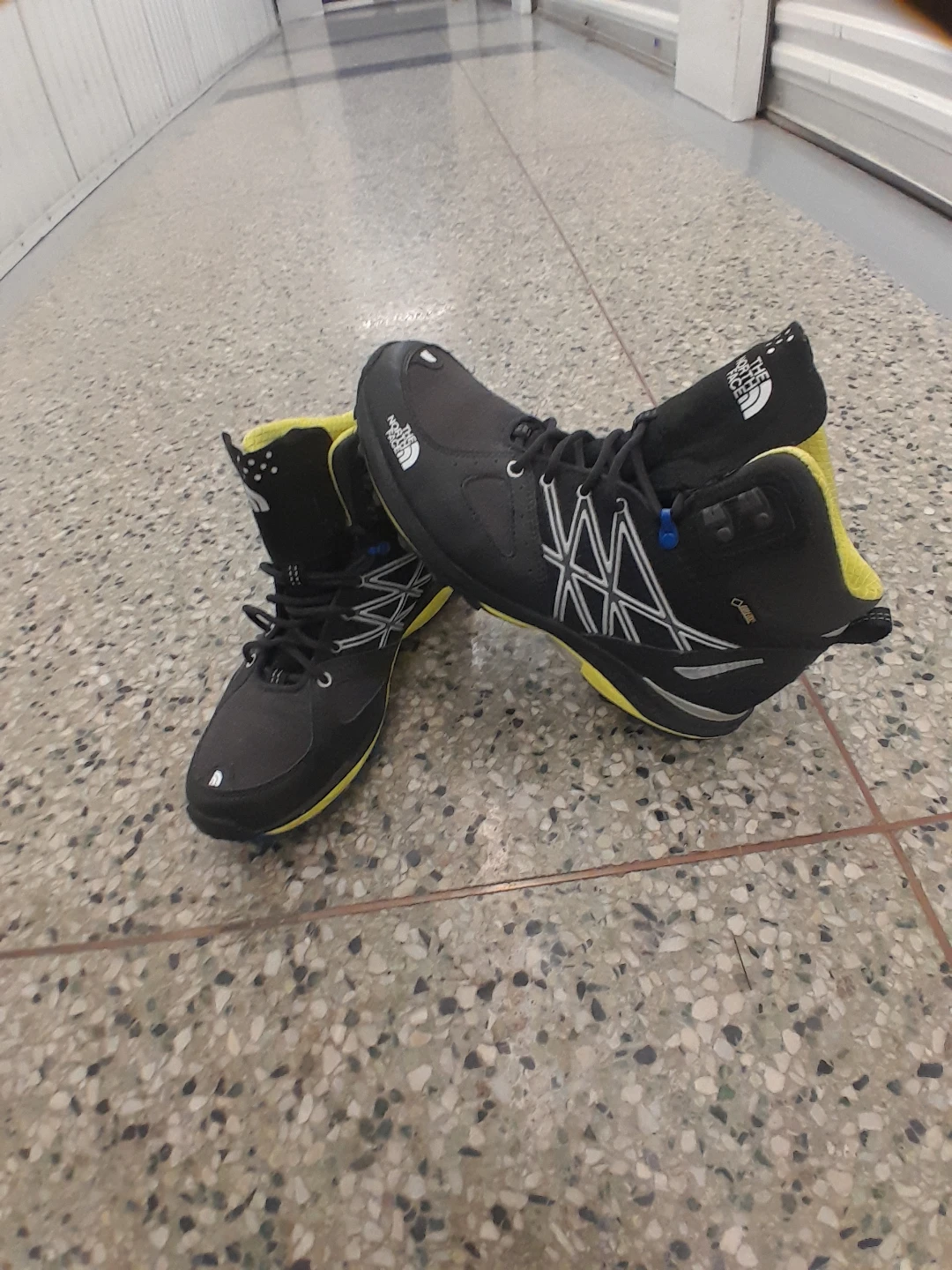 The North Face Gore-Tex Hiking Boots Men's Size 10.5 - photo 4