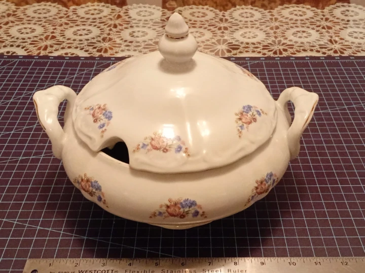Regent Fine China Soup Tureen with Lid