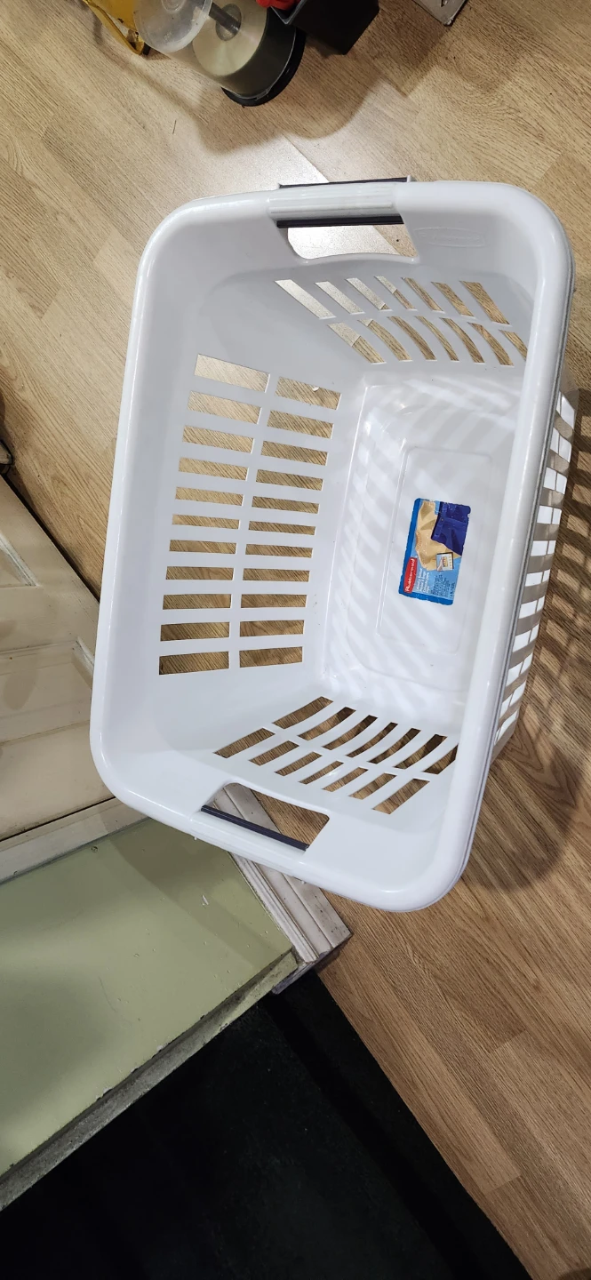 Rubbermaid Laundry Basket. Price only $6 firm final