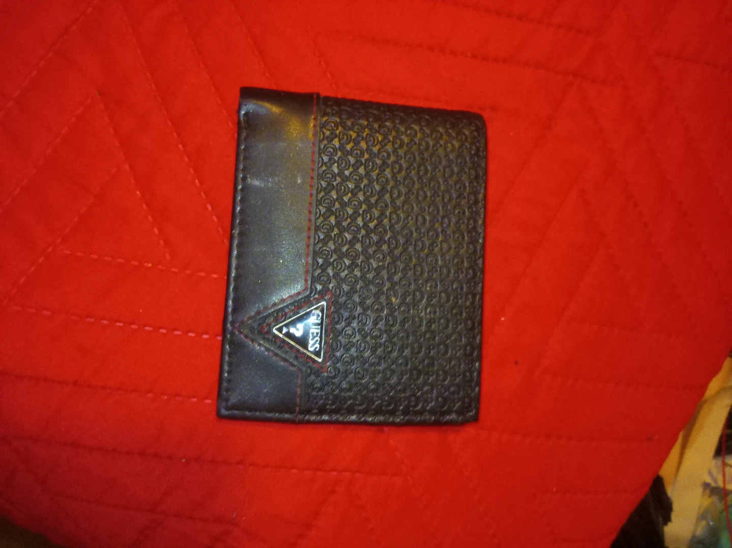 Guess bi-fold wallet