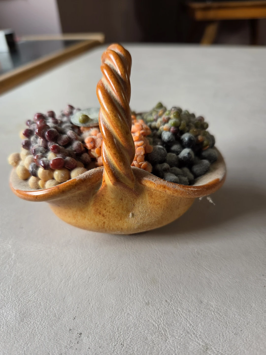 Il Souvenir della Fortuna ceramic basket ornament