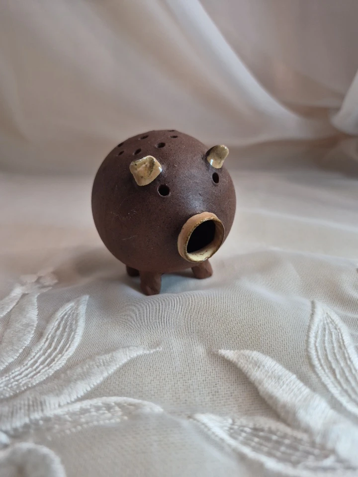 So Cute Vintage Little Studio Pottery Art 2 1/2" Pig Figurine