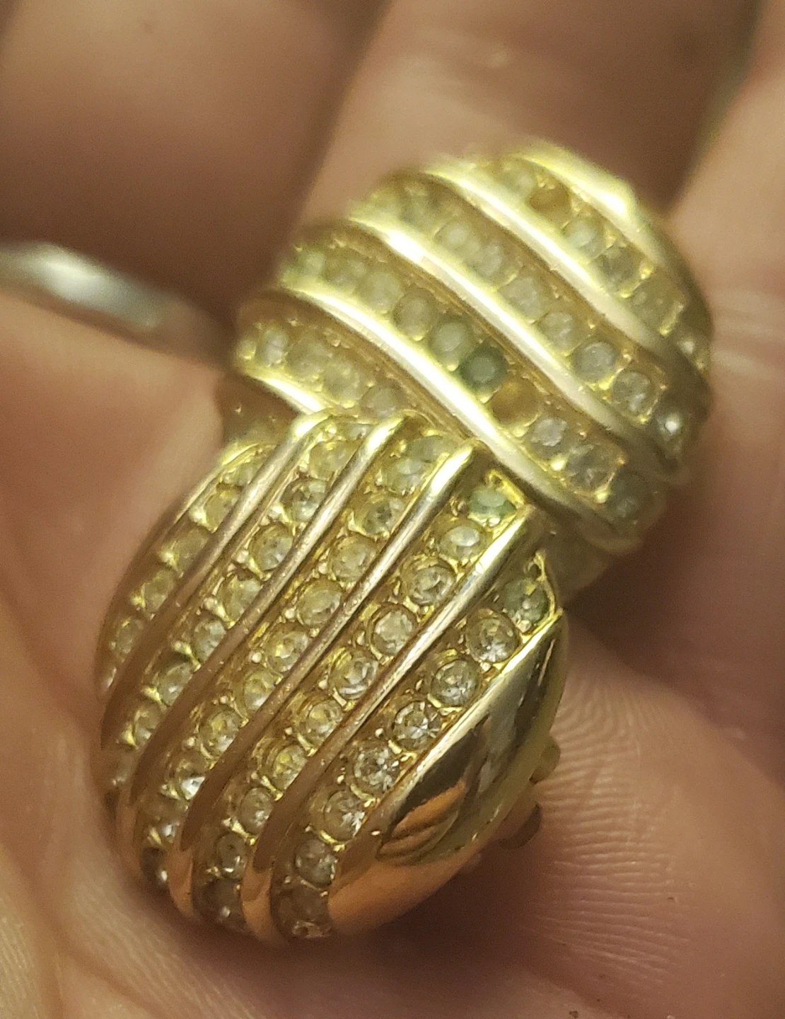 Oscar de la Renta gold-tone clip-on earrings
