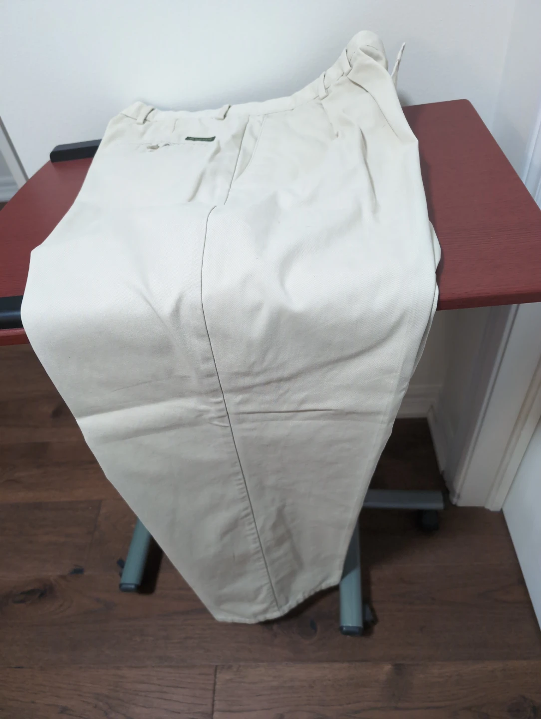 Dockers Pleated Khakis - Size 34