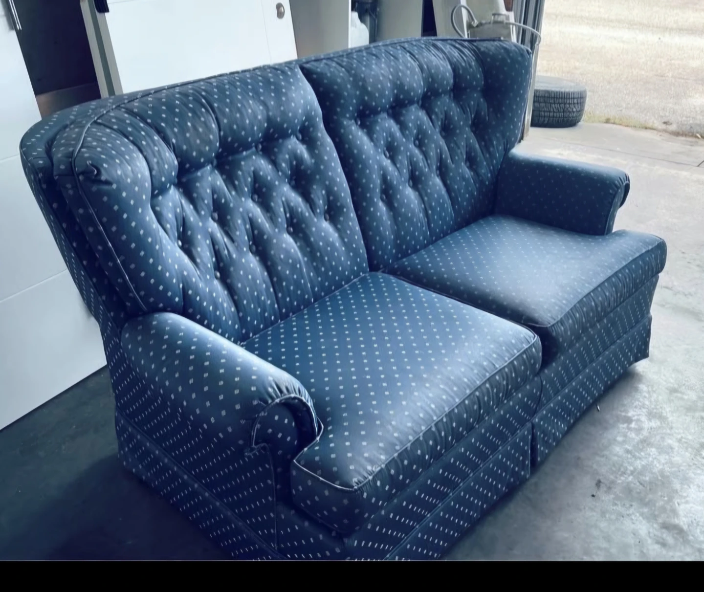 Blue Dotted Tufted Sofa - photo 3