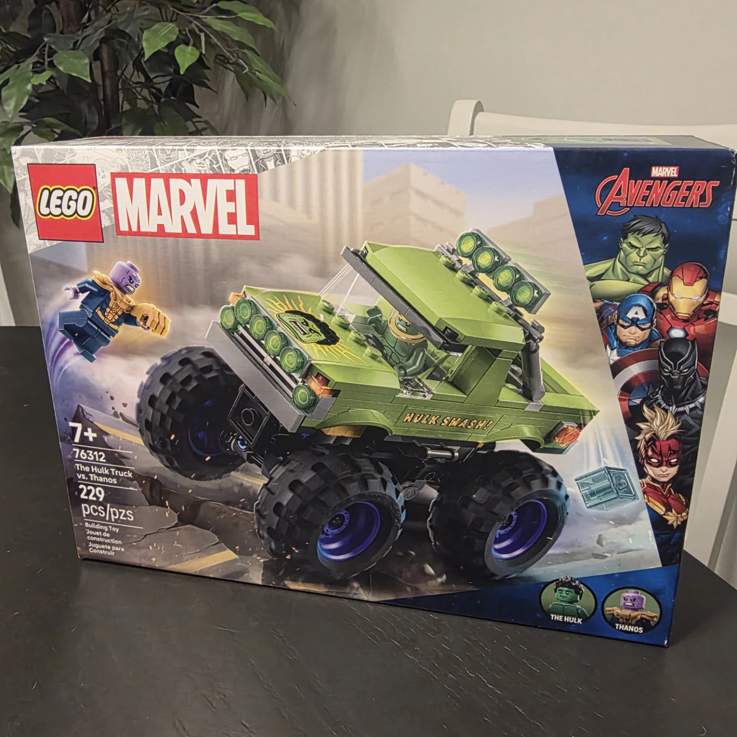 LEGO Marvel The Hulk Truck vs. Thanos 76312