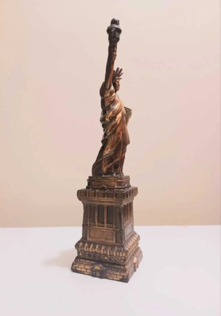 Tall Statue of Liberty Figurine - photo 3