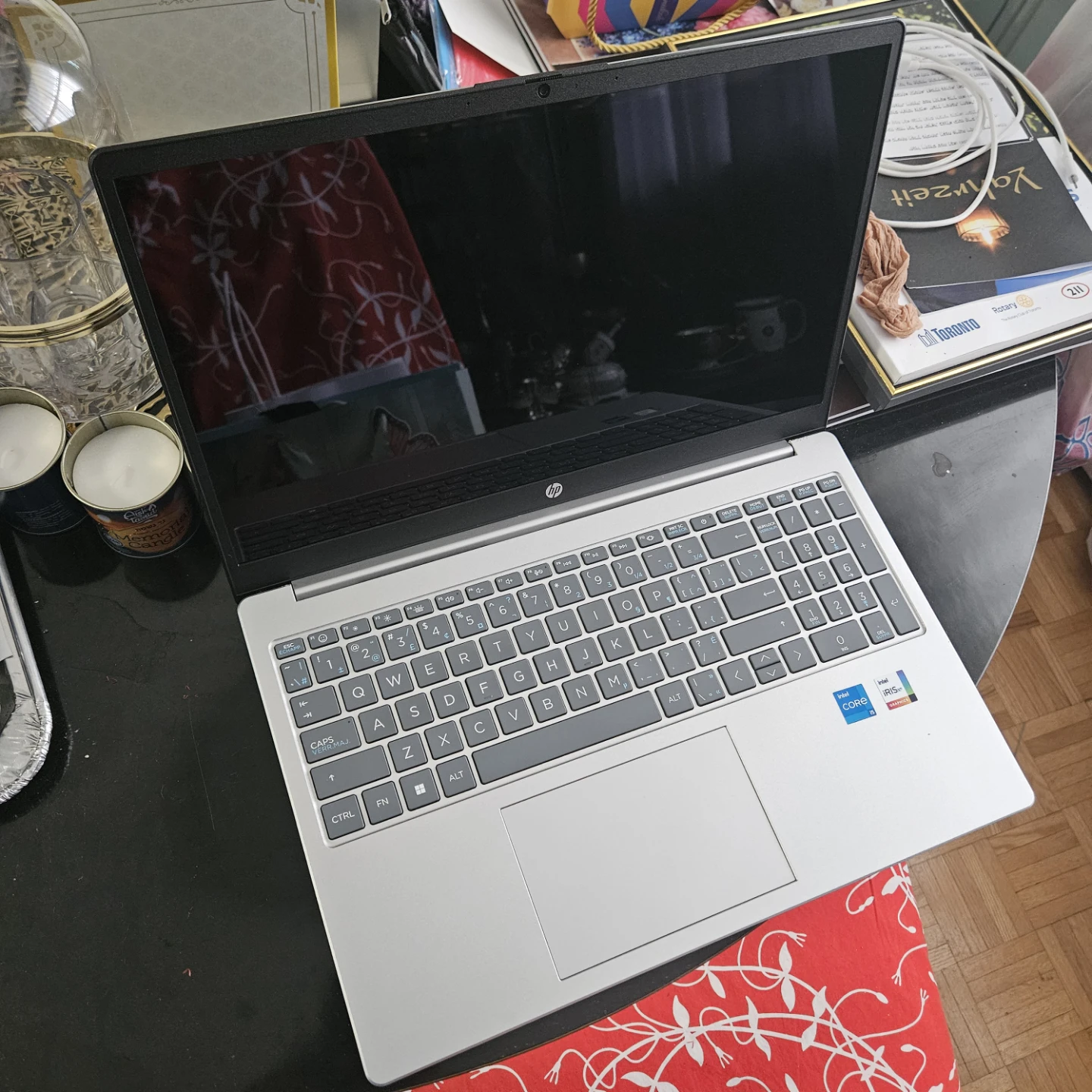 HP Laptop 15-fd0043ca as is FOR PARTS