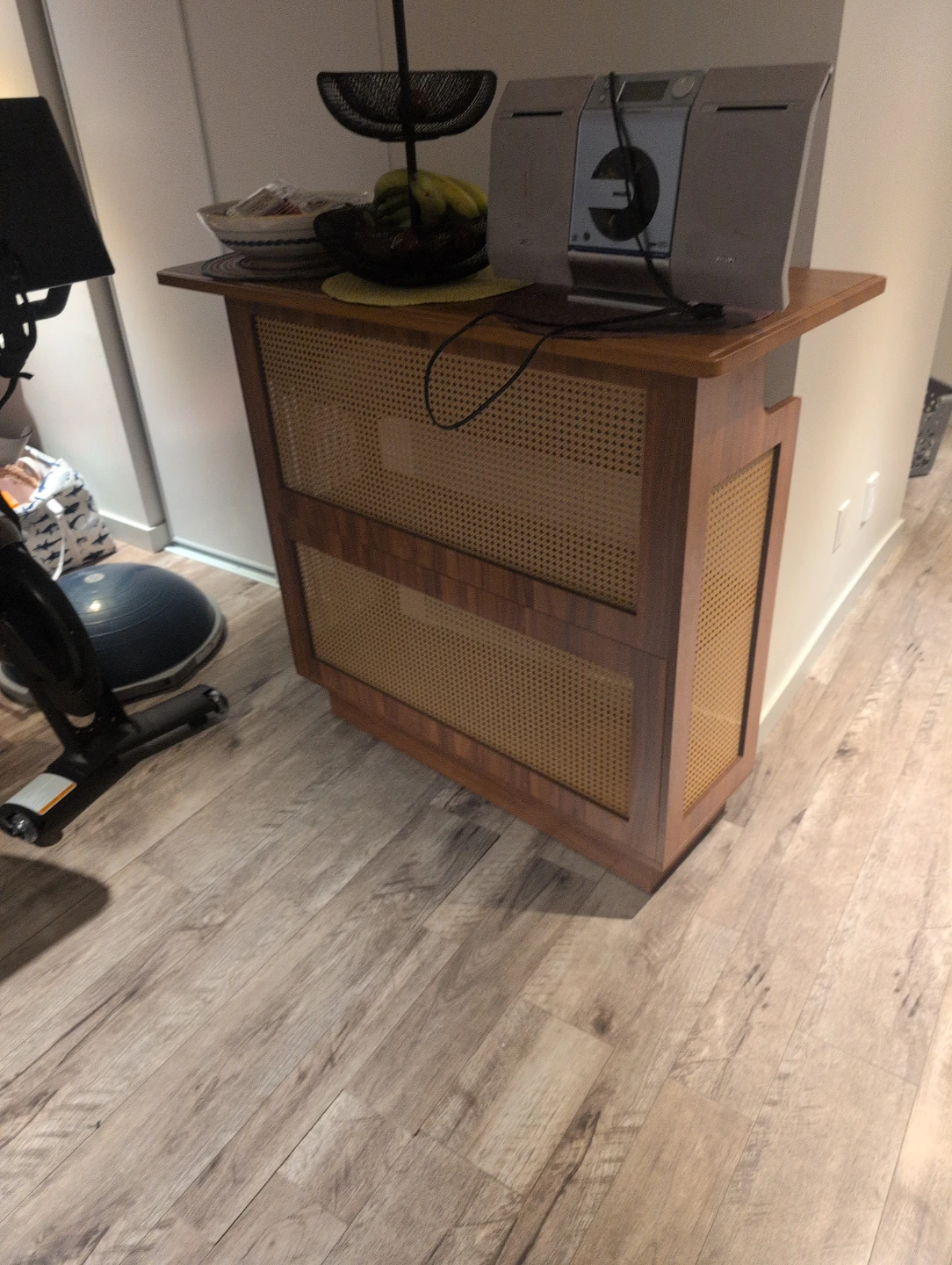 Wood Cocktail Bar
