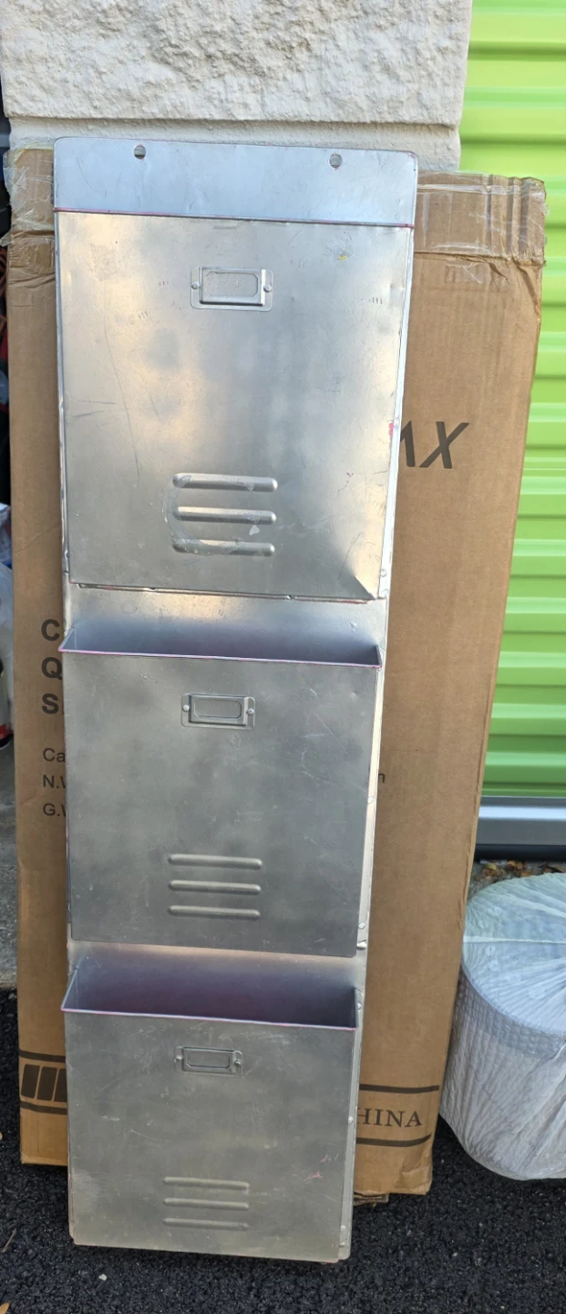 Pink Metal Wall Organizer with 3 Pockets