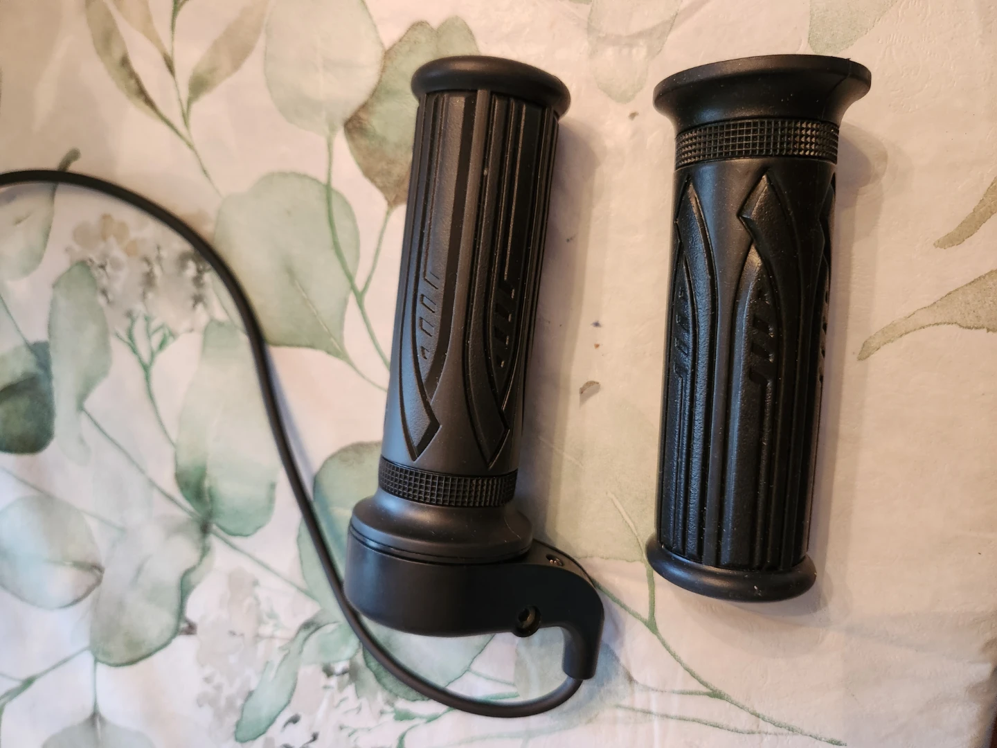 Electric Bike Throttle and Handlebar Grip Set - photo 2
