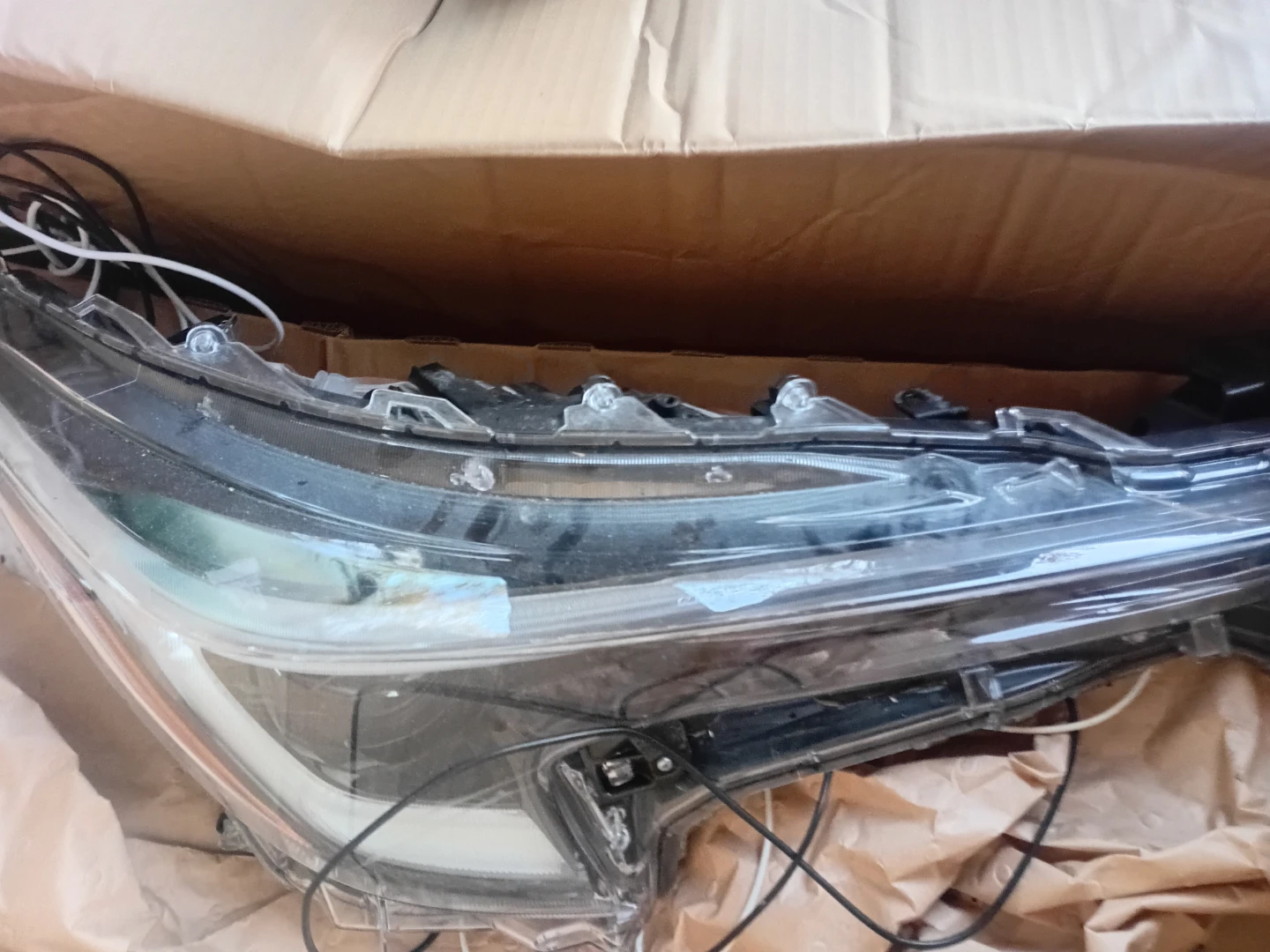 Lexus Genuine Headlight 81110-12N20 - photo 2
