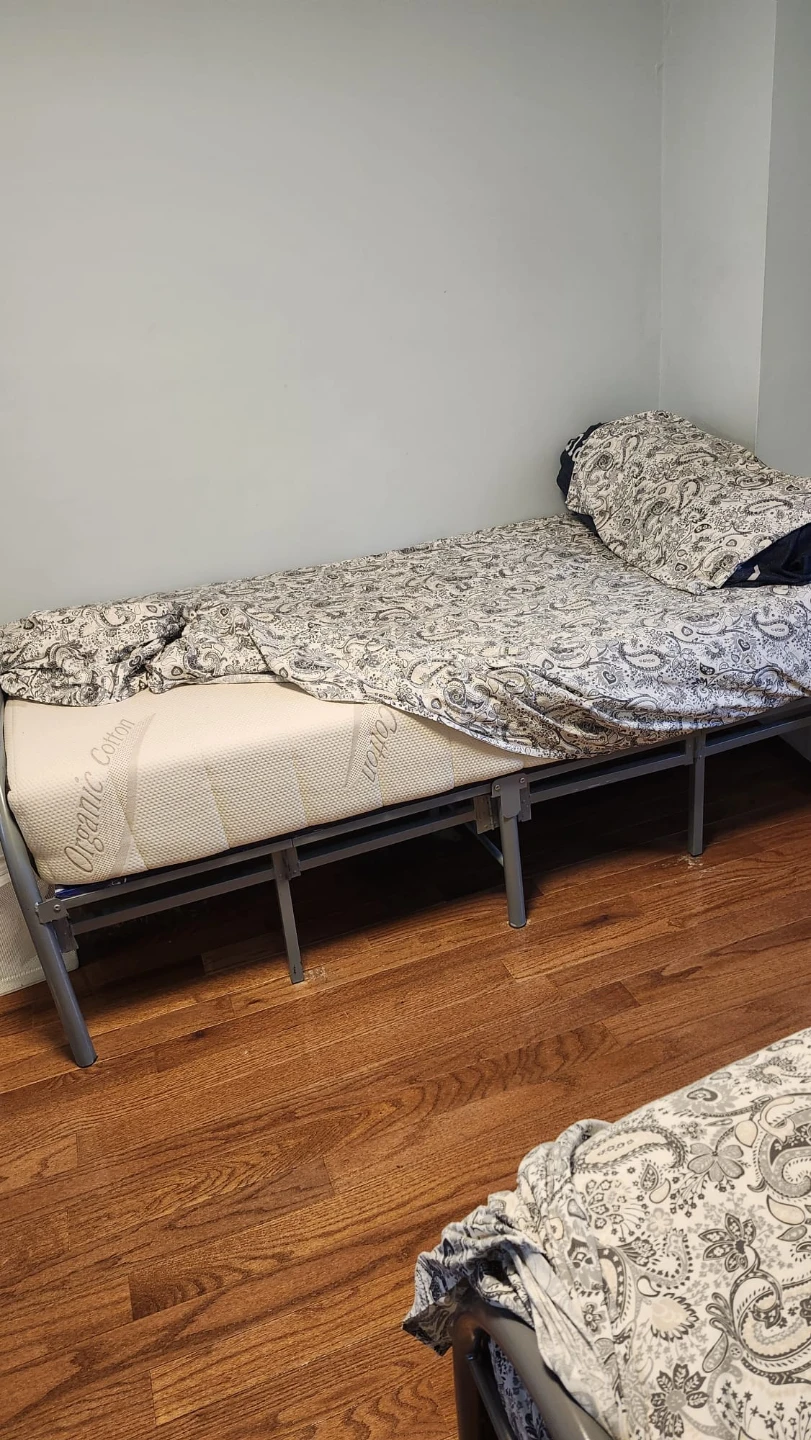 Single metal bed frame and mattress I am 2 selling 100 each - photo 2