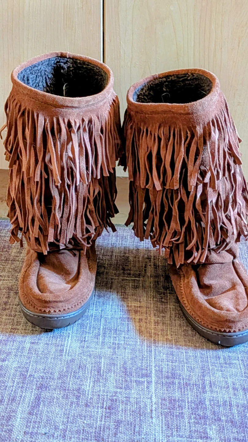 Manitobah Brown Suede Fringe Boots