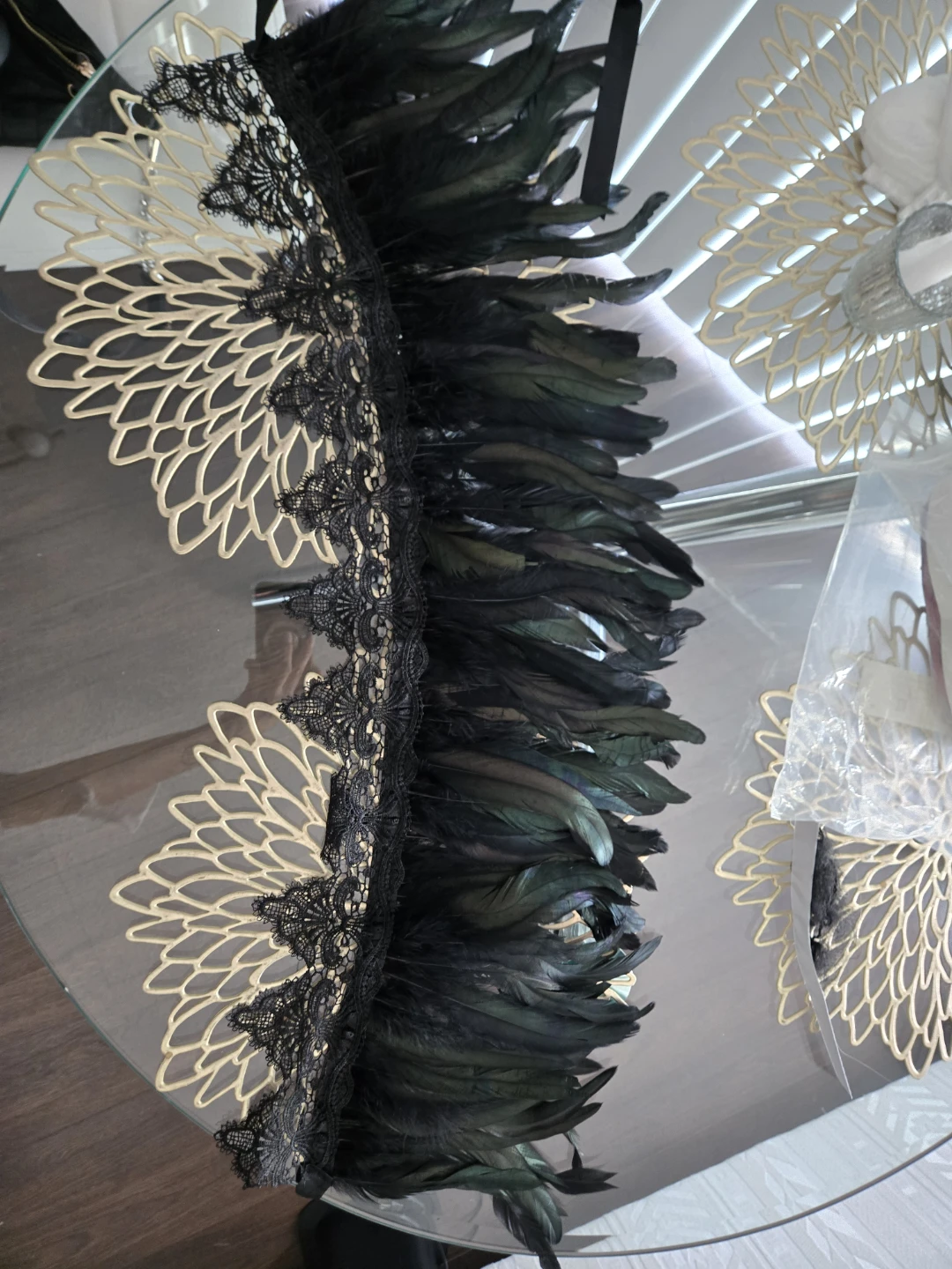 Black Feather and Lace Shoulder Cape - photo 4