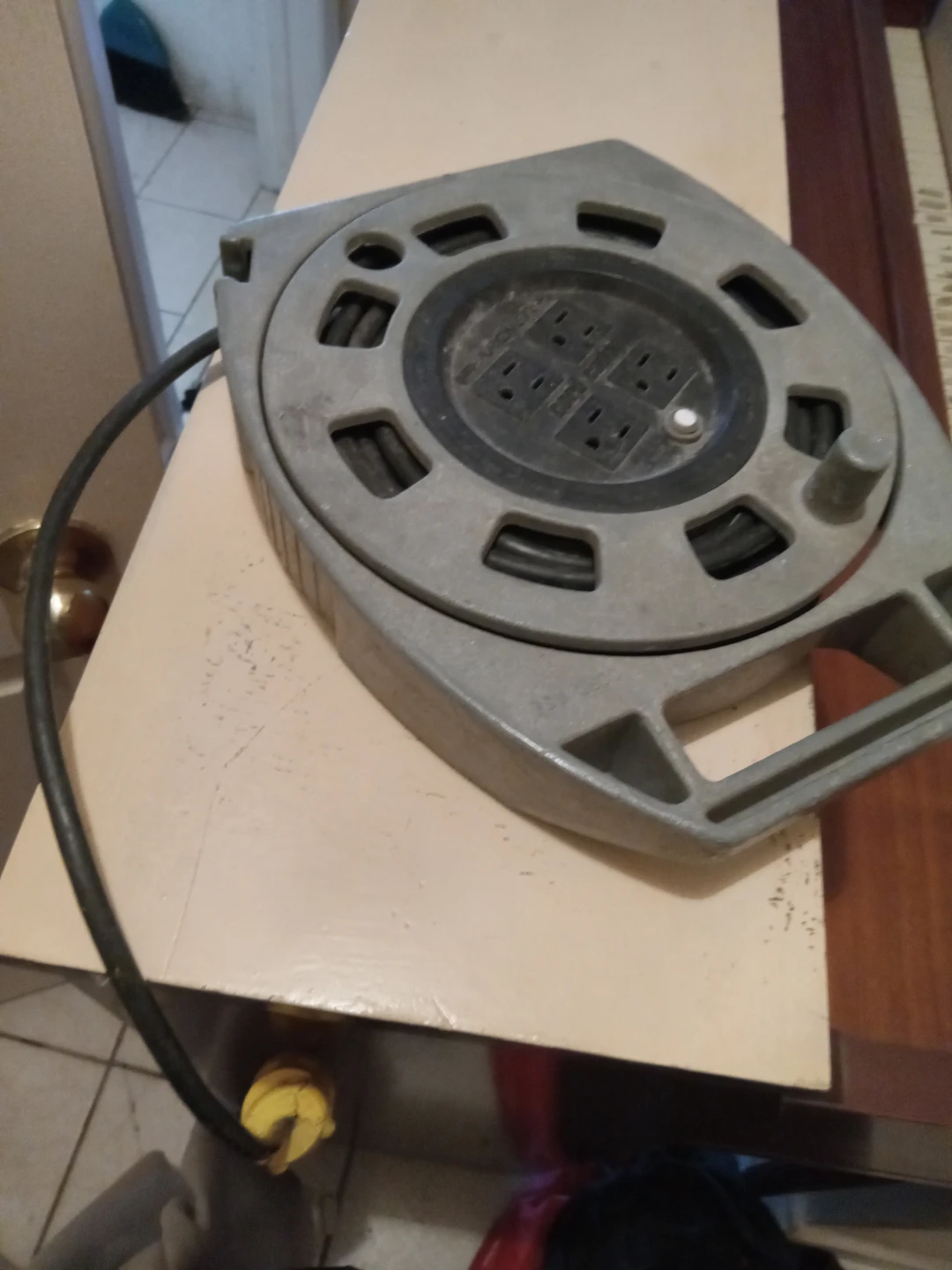 Retractable Extension Cord Reel