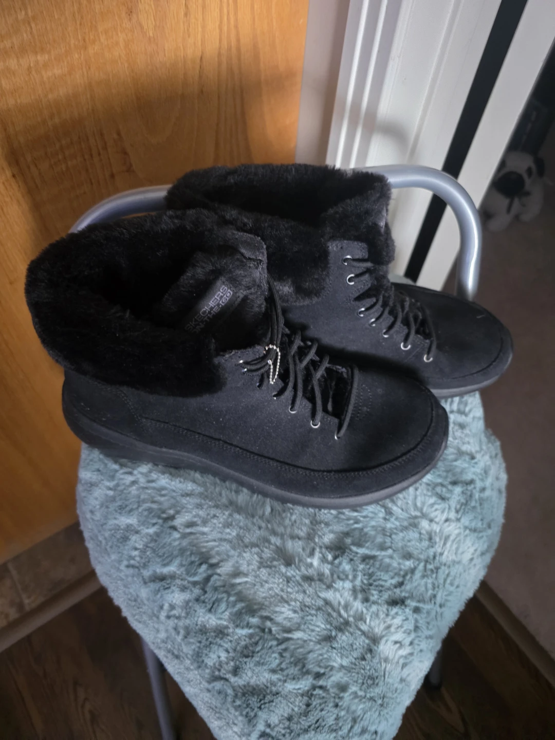 Skechers On-The-Go Black Faux Fur Boots - photo 2