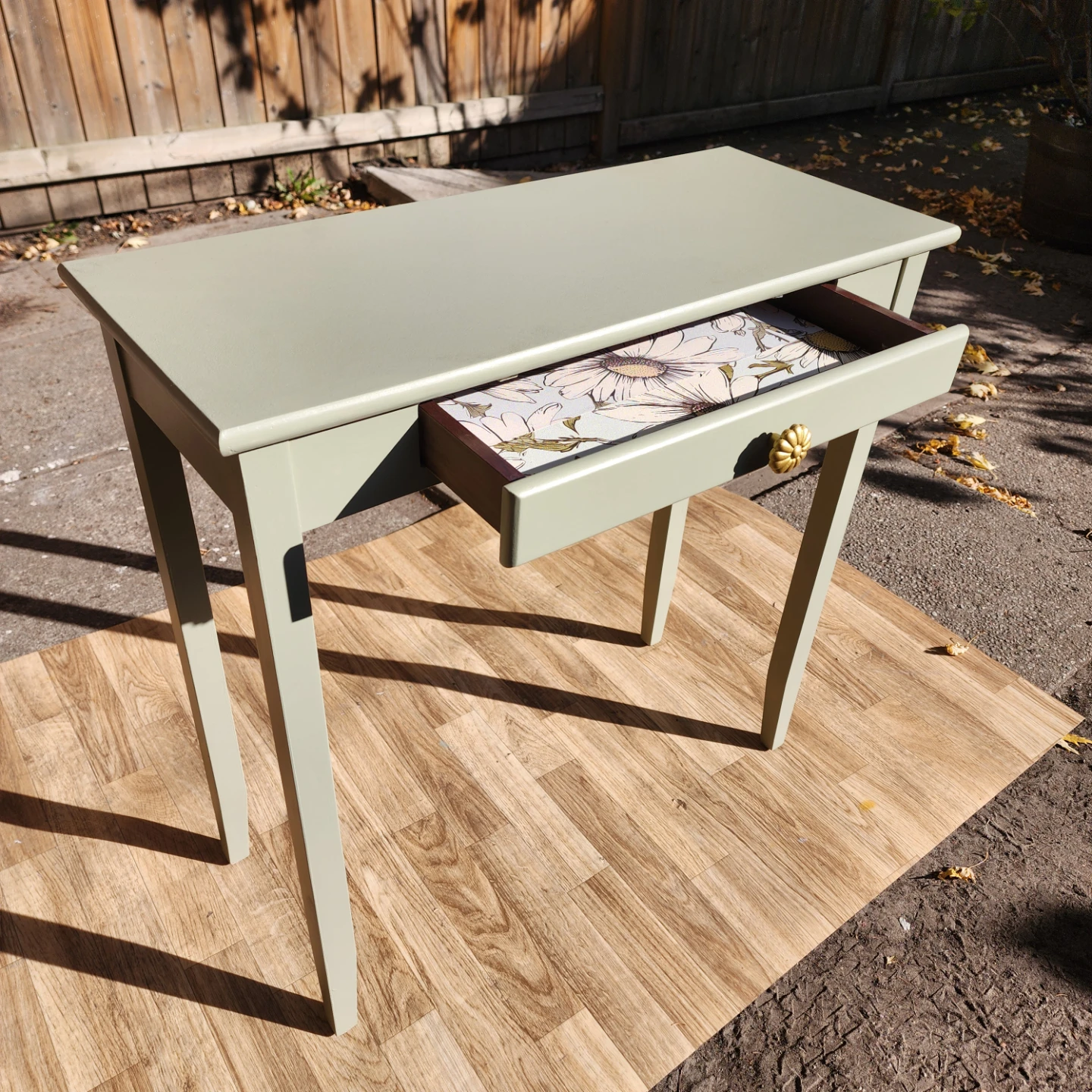 Beautiful Sage Green Console Table - photo 5