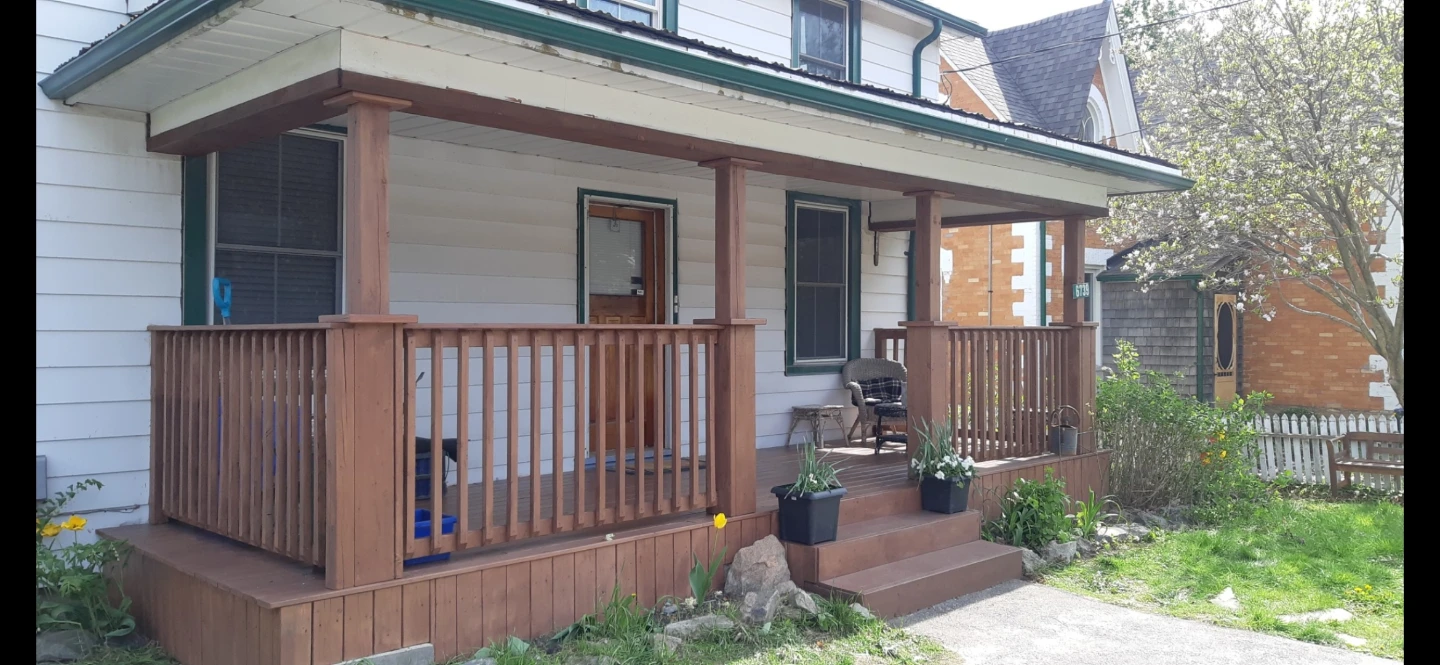 2 bedroom apartment  in Stouffville Main st& 10th line