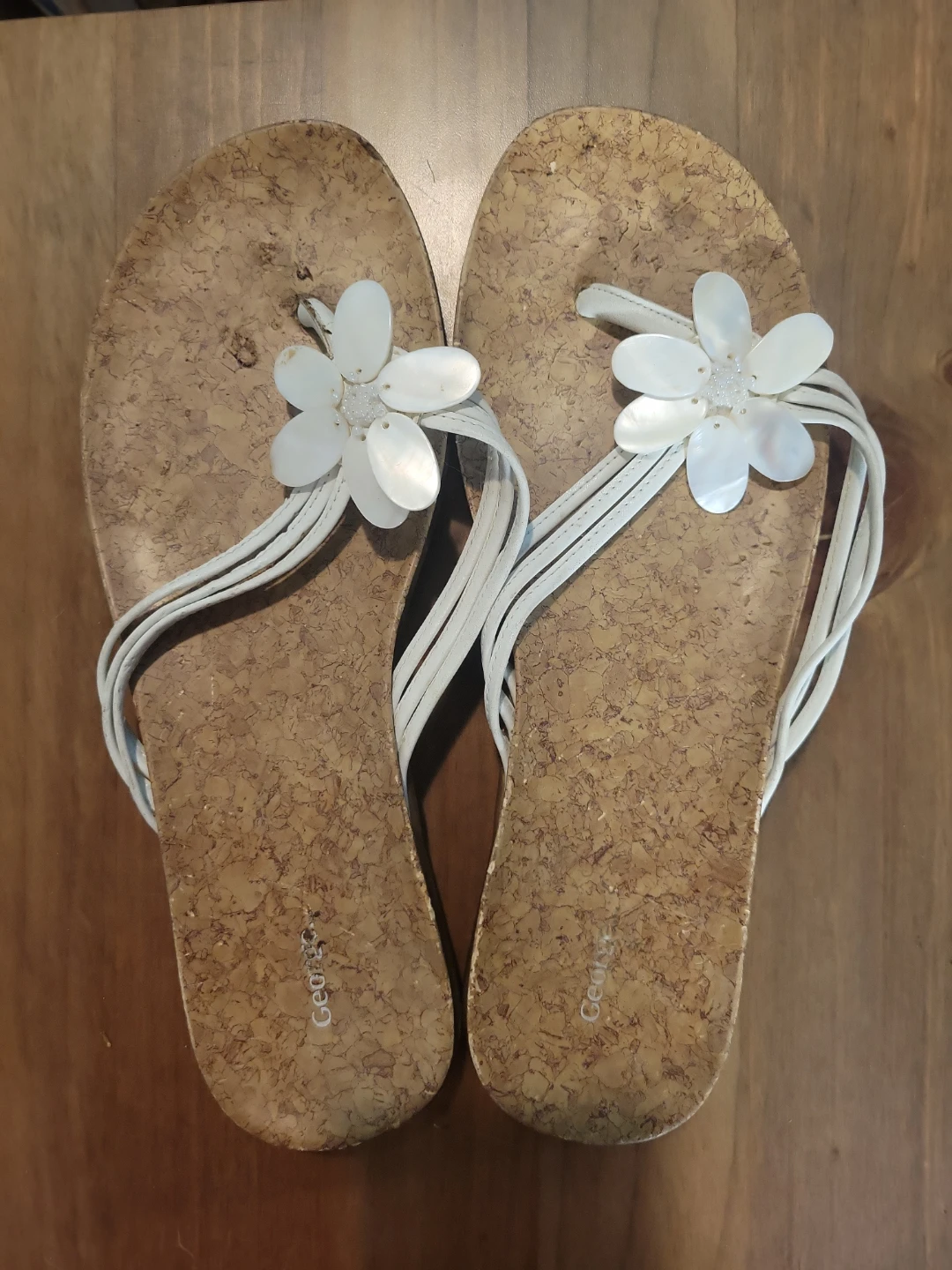 Womens size 10 flip flops