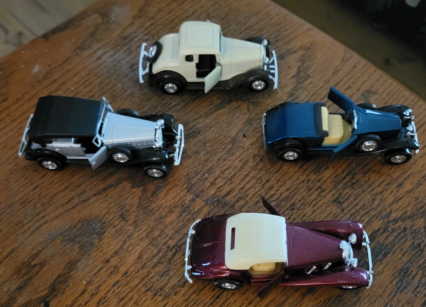 Set of 4 Vintage Style Diecast Model Cars
