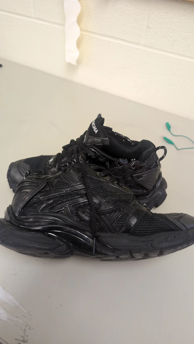 Real Balenciaga Runner Sneakers - Used - photo 3