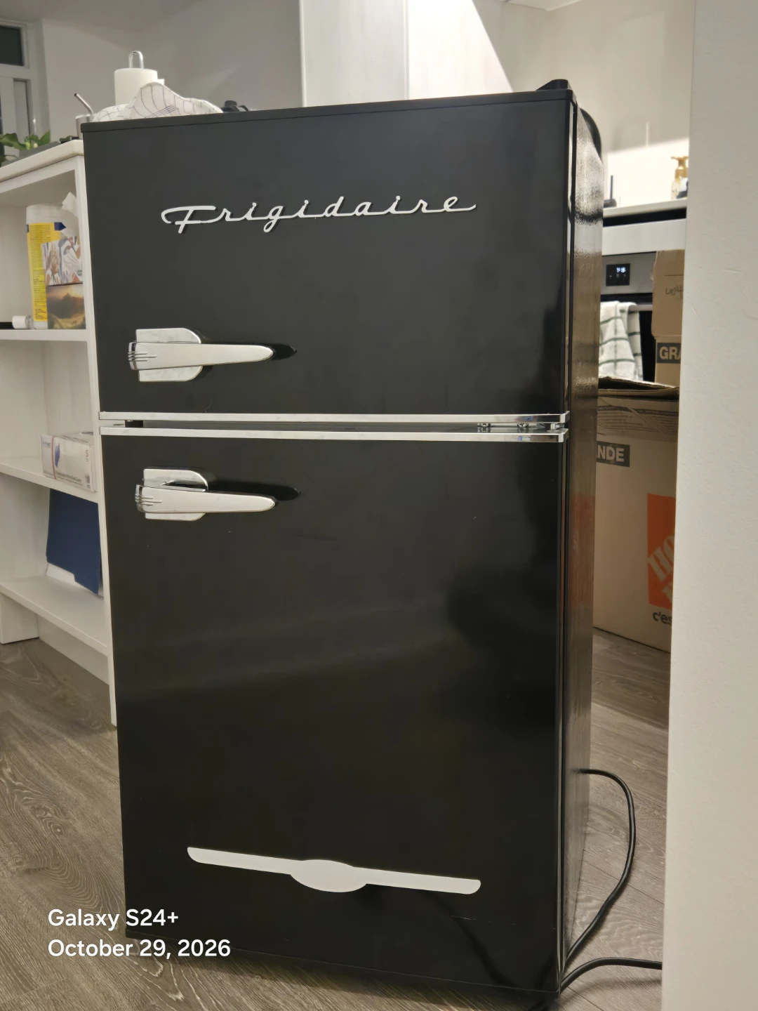 $200 - Black 3.2 Frigidaire Retro Mini Fridge/Freezer