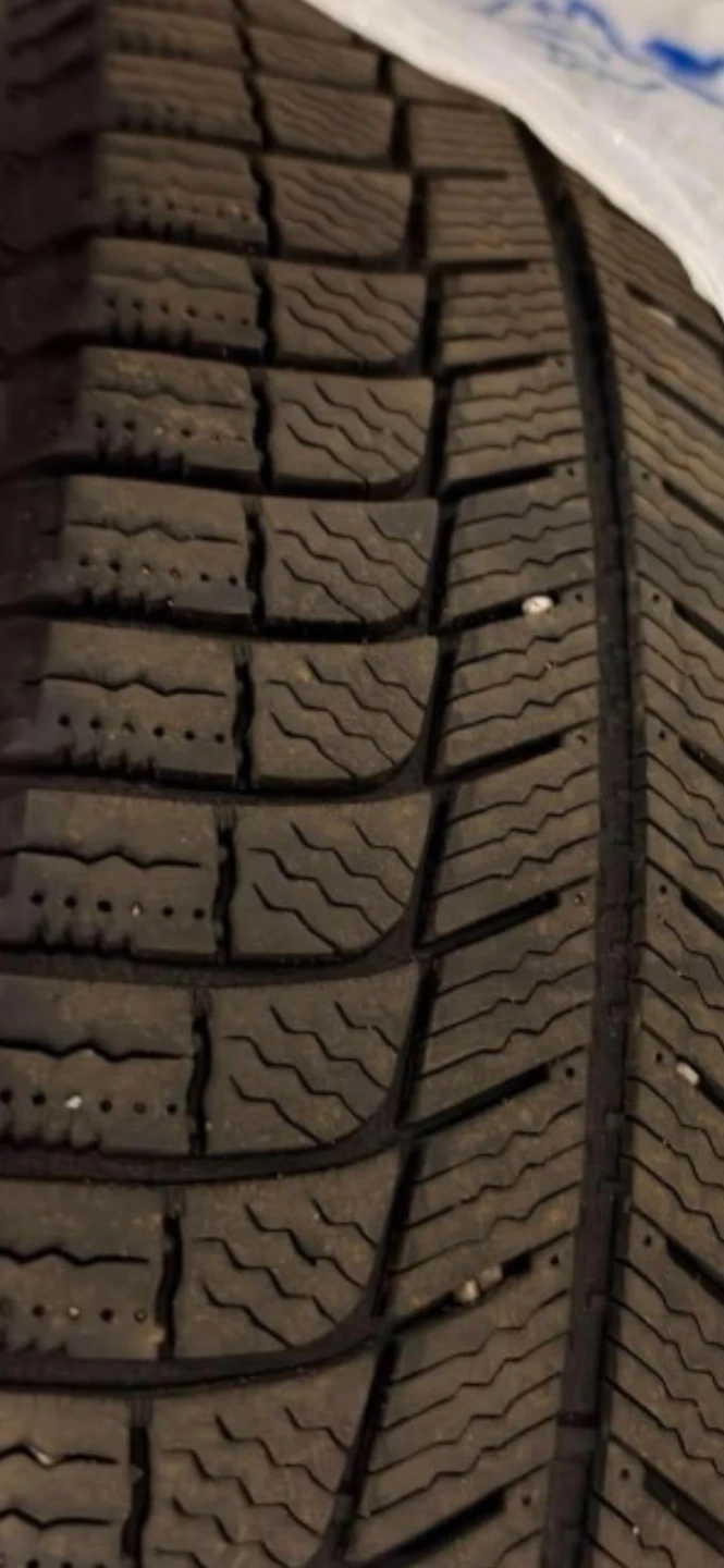 215/60/16, 5 x 114.3 Michelin X-Ice winter tires & rims. - photo 4