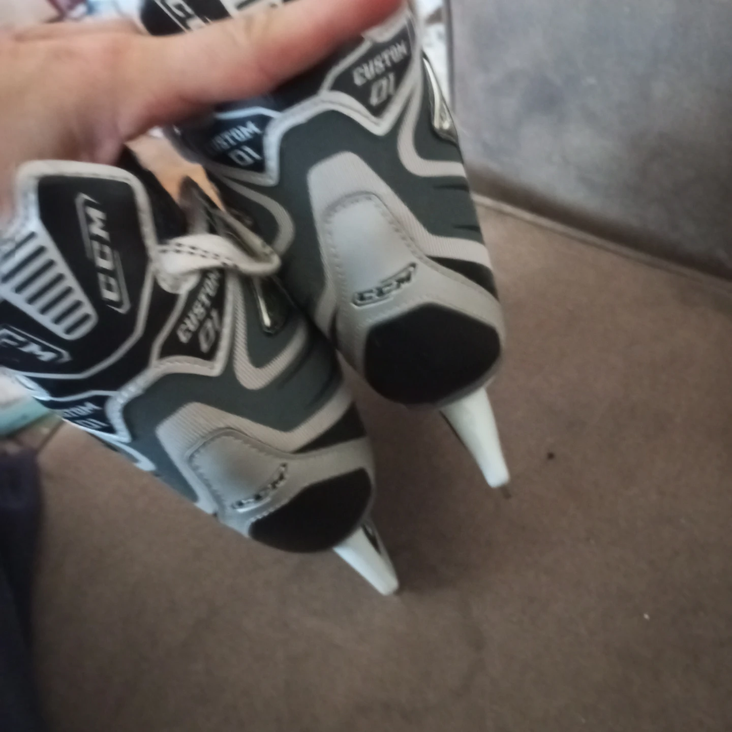 Boys hockey pair  of Skates - photo 5