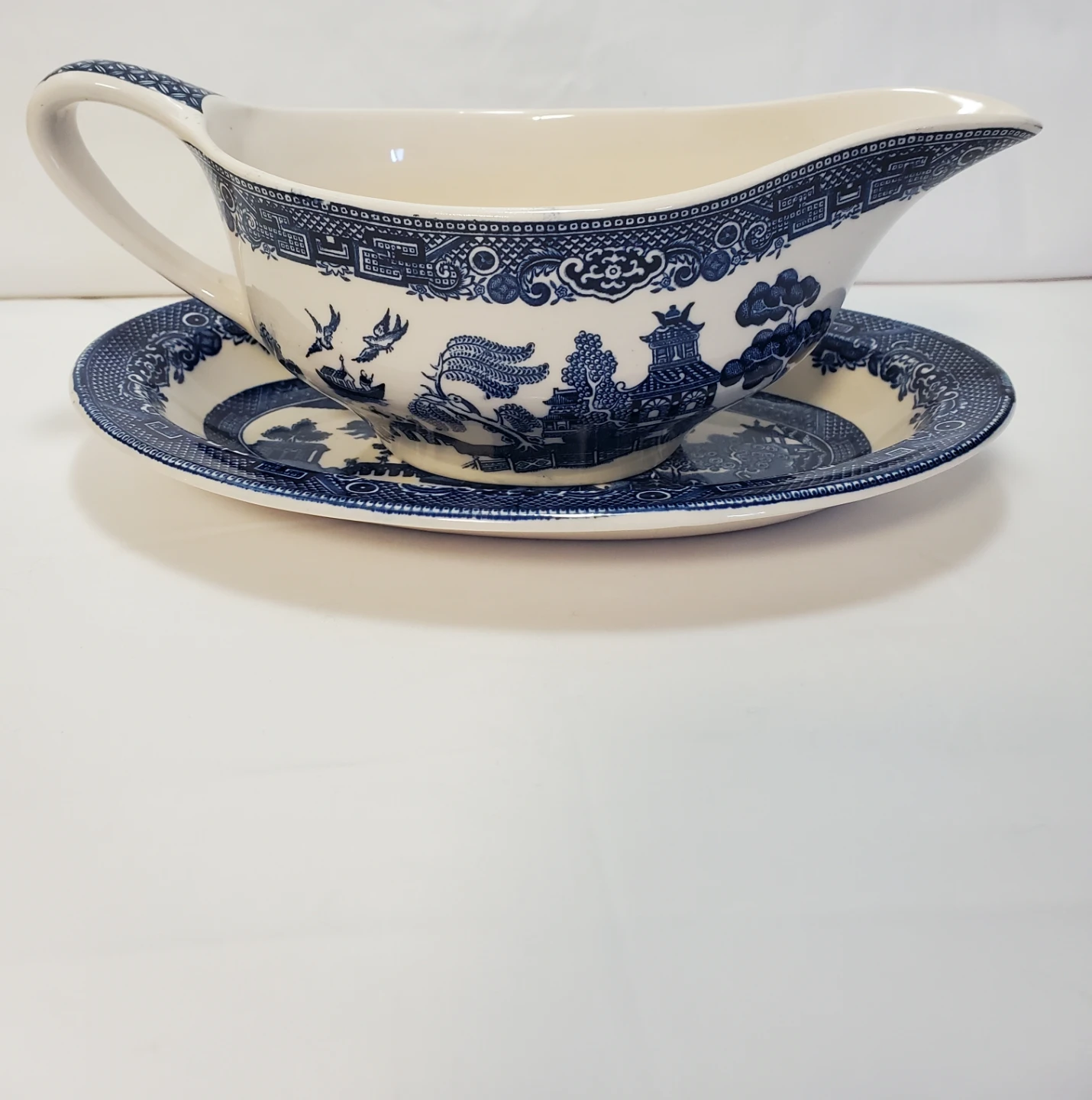 Johnson Bros Willow Blue Gravy Boat & Underplate - photo 2