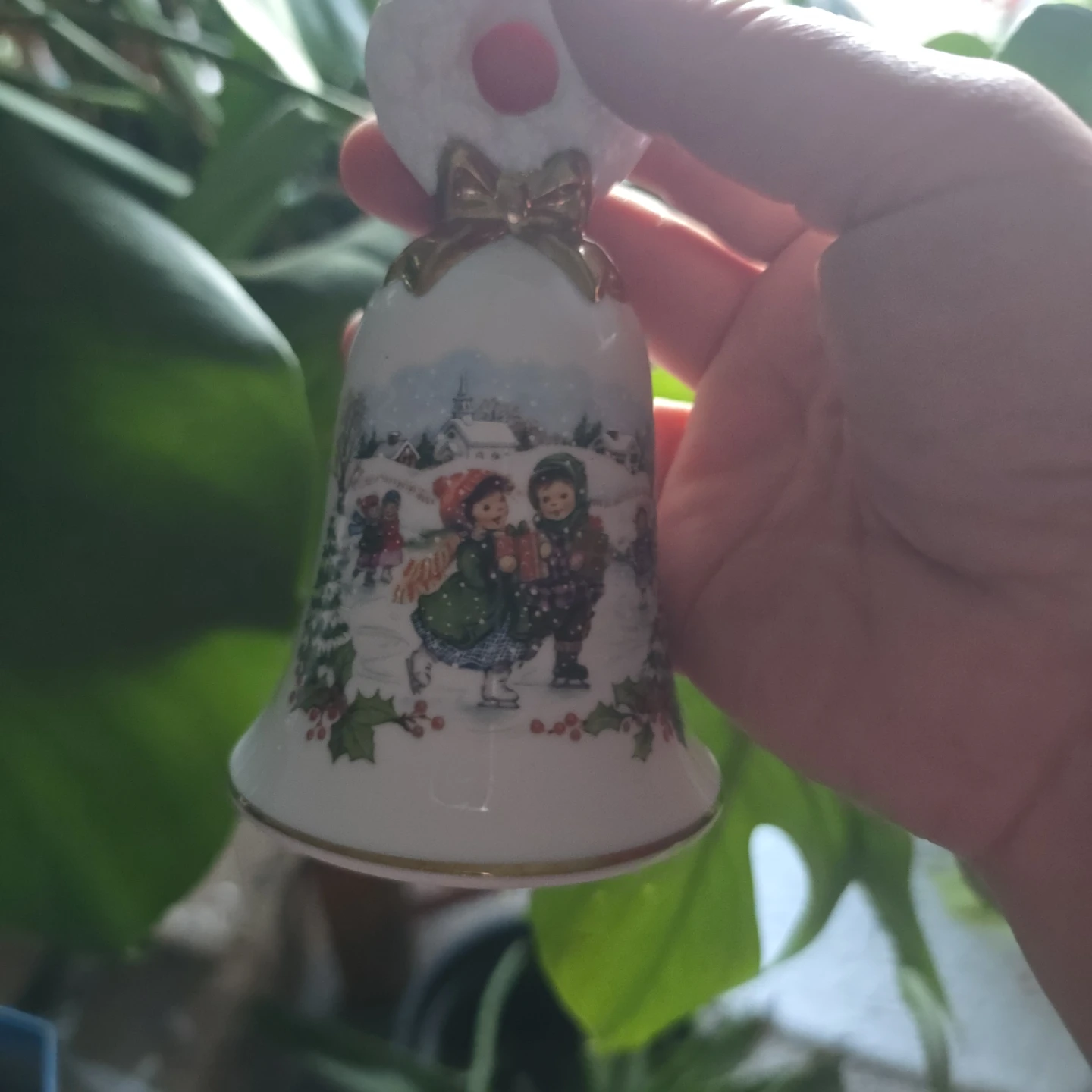 Avon 1986 Collectible Christmas Bell