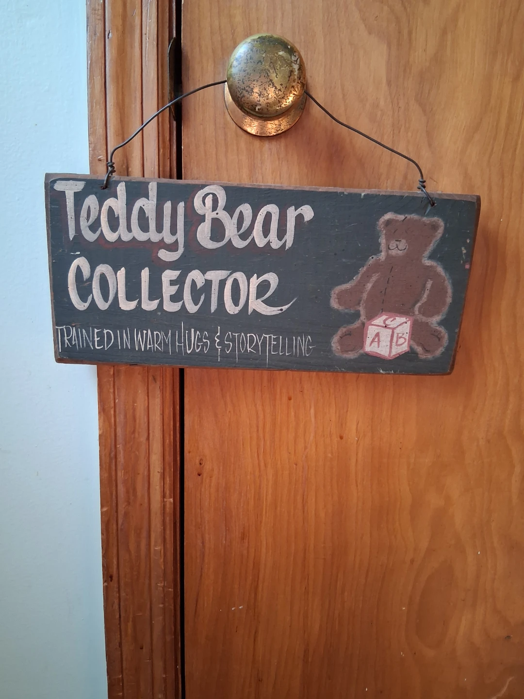Teddy bear hanging plaque