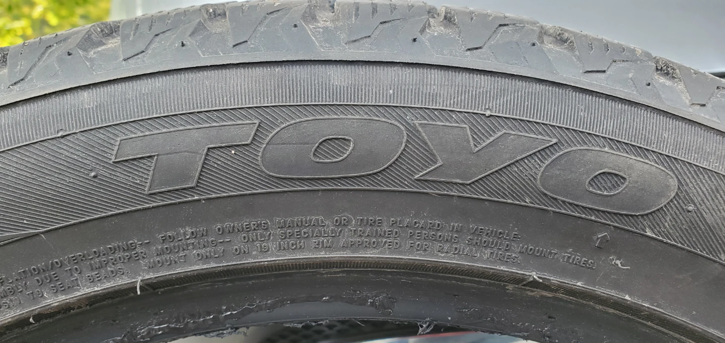 Toyo Observe GSi-6 LS 235/50R19 Winter Tires - photo 4
