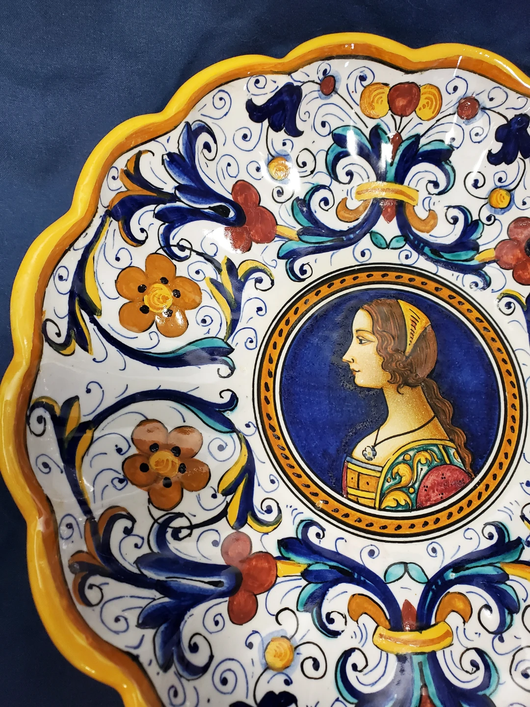 Antique ARS DERUTA Italy Wall Dish - Renaissance Bella Donna - photo 3