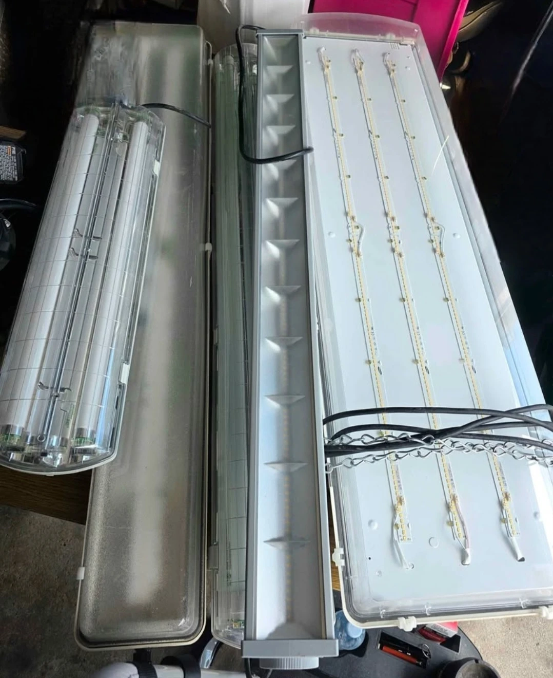White 4ft LED Wrap-Around Shop Light - photo 3
