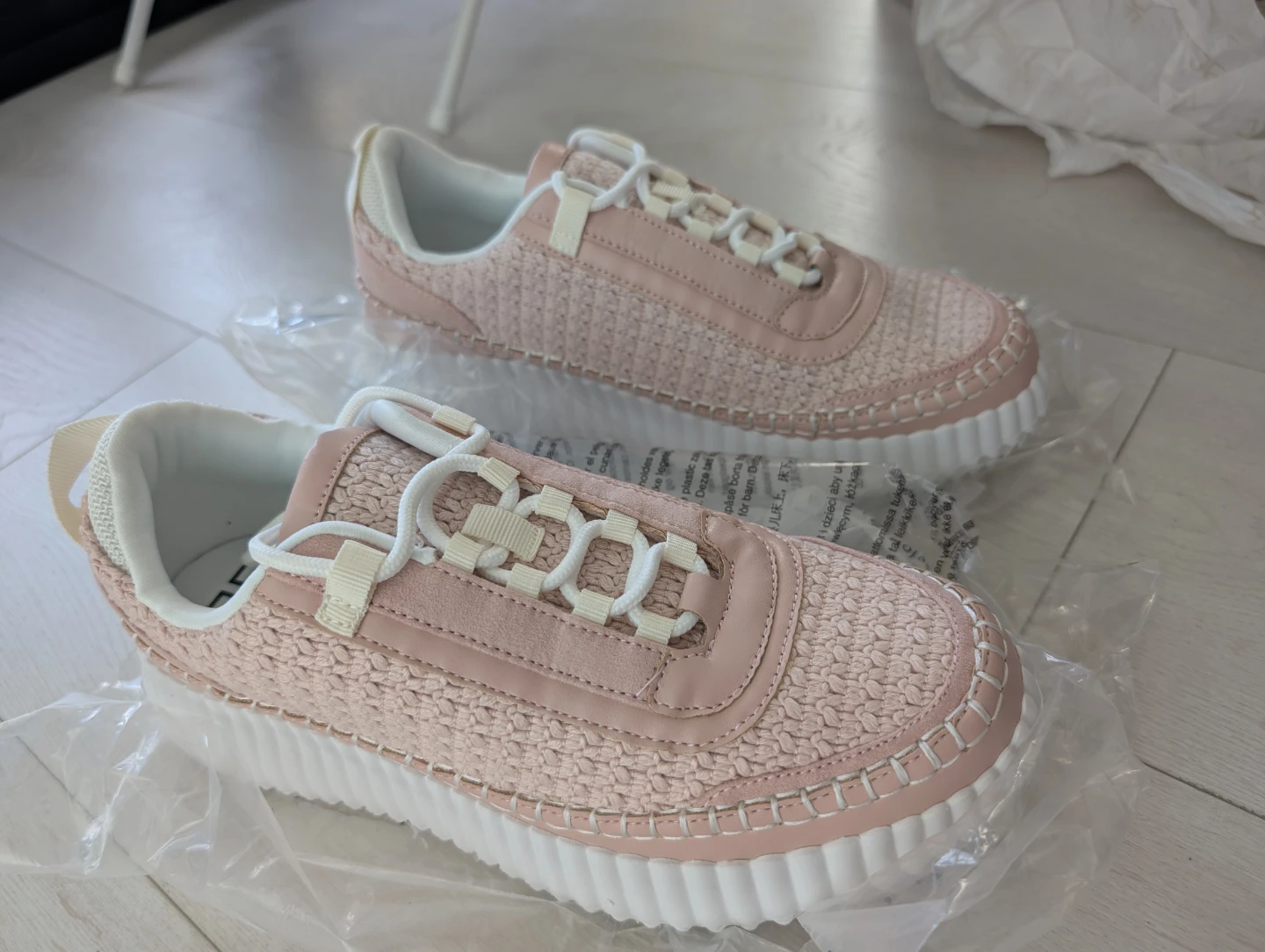 Move out sale: Just Fab Pink Platform Sneakers - photo 3