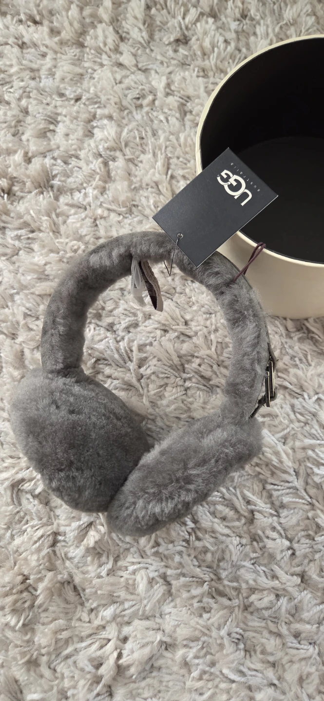 UGG AUSTRALIA Fur Earmuffs