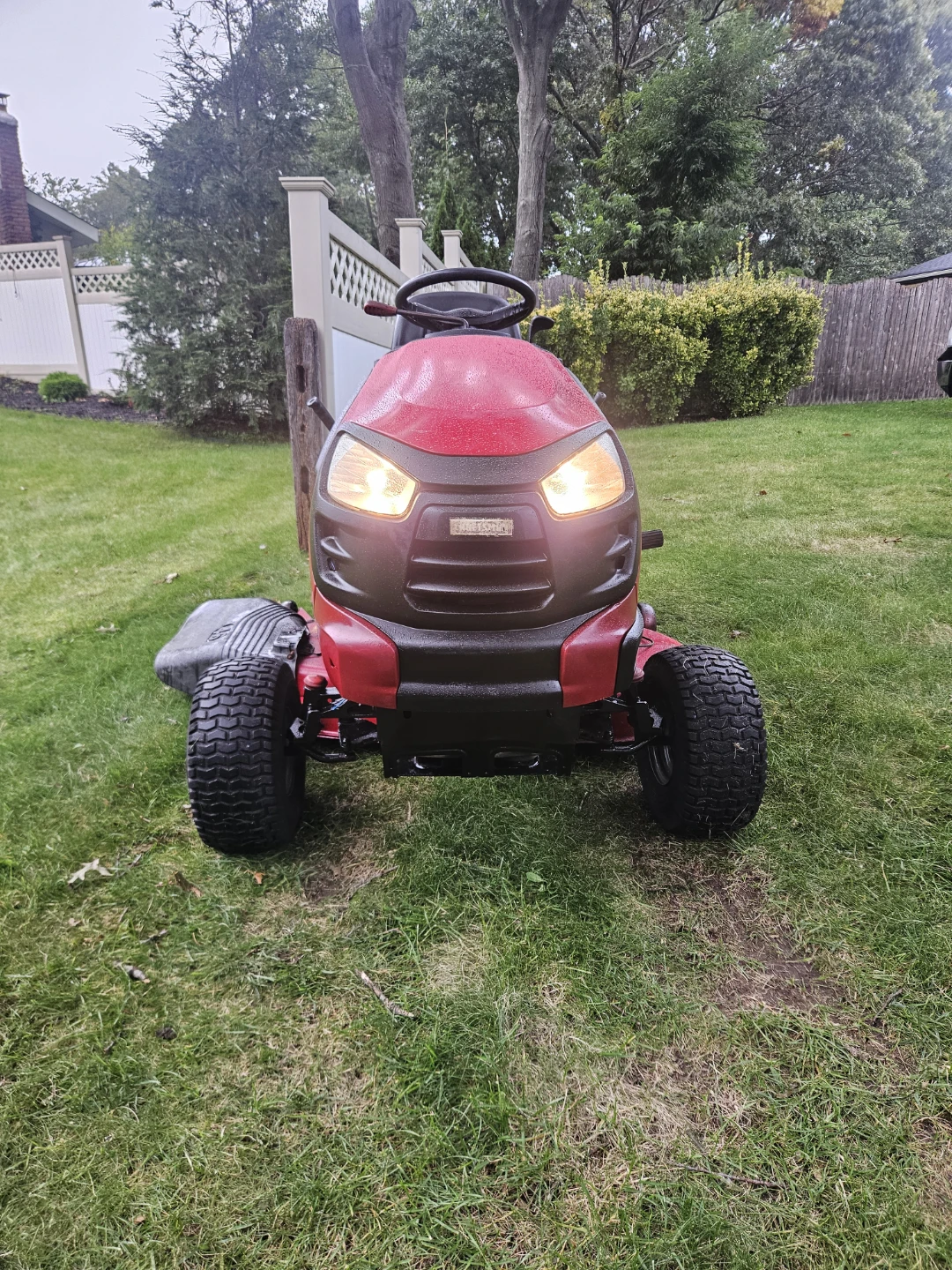 Craftsman YT3000 Riding Lawn Mower - photo 3