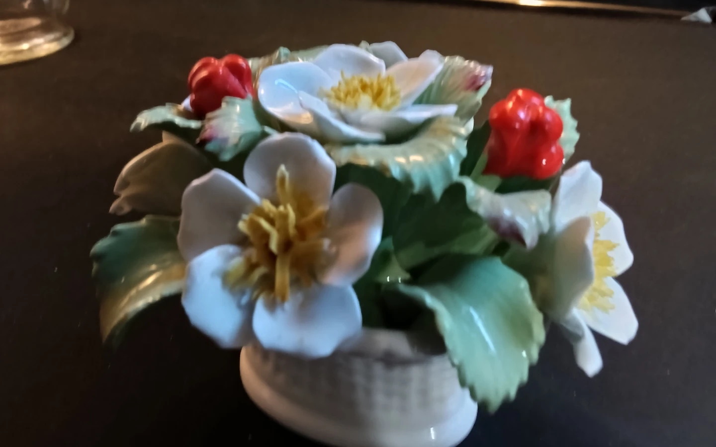 Aynsley Christmas Rose Bone China Figurine - photo 3