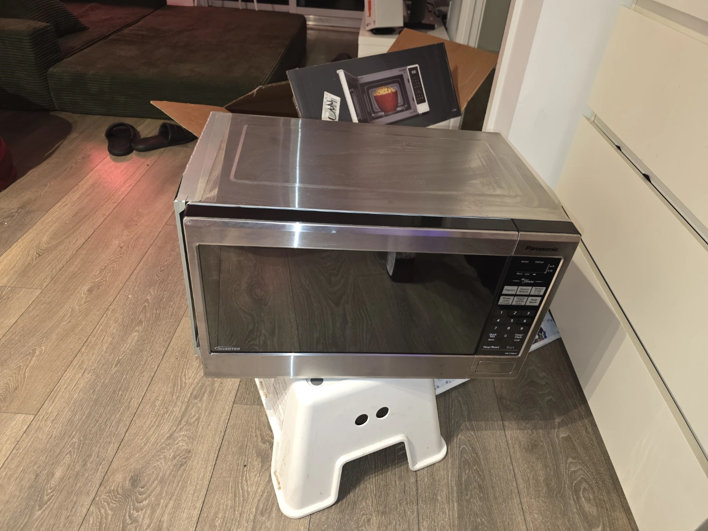 Panasonic The Genius Inverter Microwave NN-ST681S - photo 3